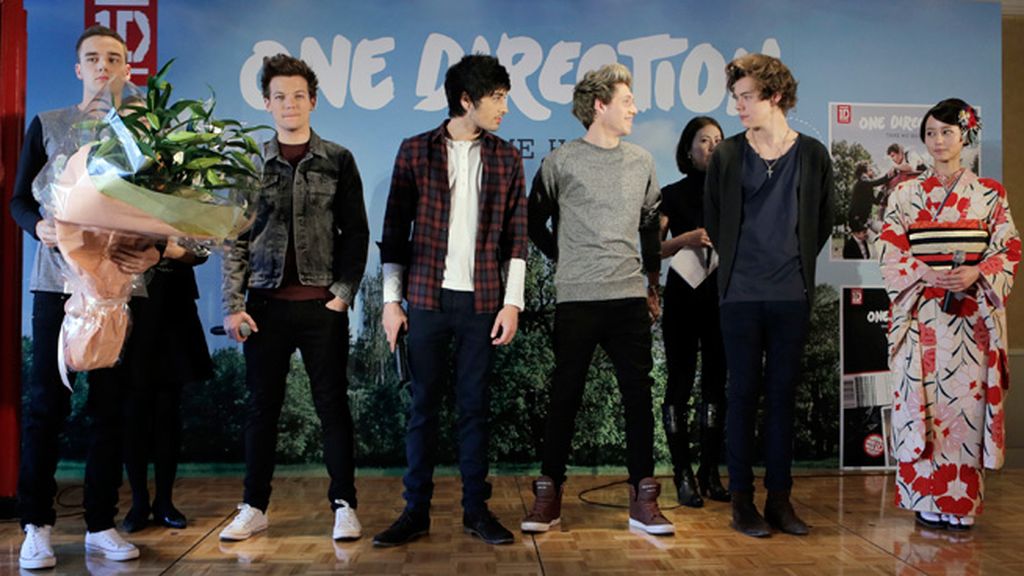 ¿Qué hacen los 'Backstreet boys' y 'One Direction' en kimono?