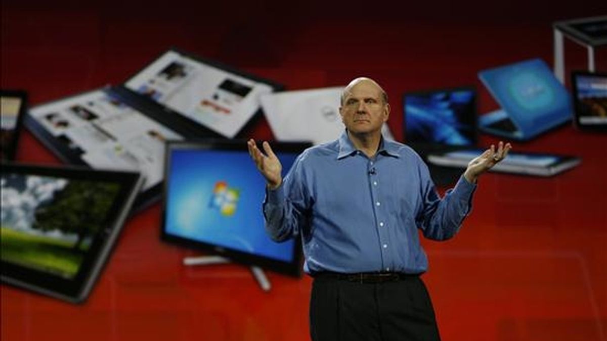El director ejecutivo de Microsoft, Steve Ballmer, habla en el Consumer Electronics Show (CES), la mayor feria electrónica del mundo, en Las Vegas, Nevada (EEUU). EFE
