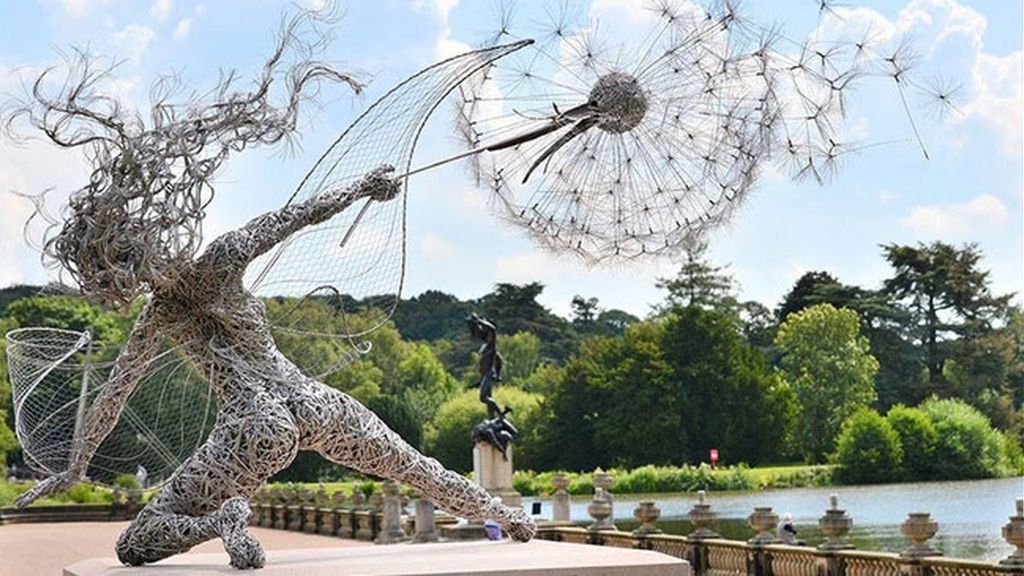 El artista Robin Wight crea estas obras con acero inoxidable