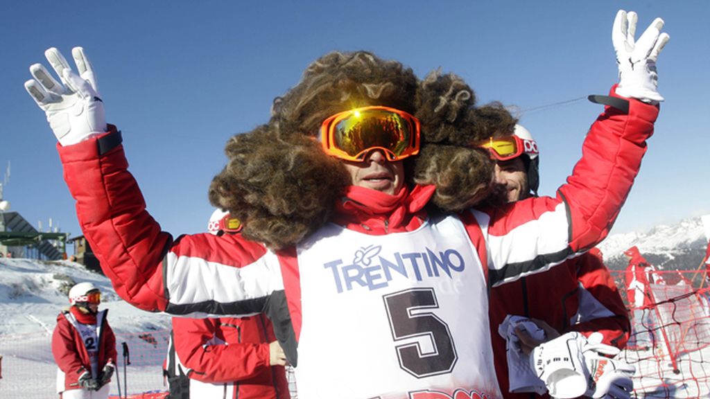 Fernando Alonso, melena al viento para recordar a Simoncelli
