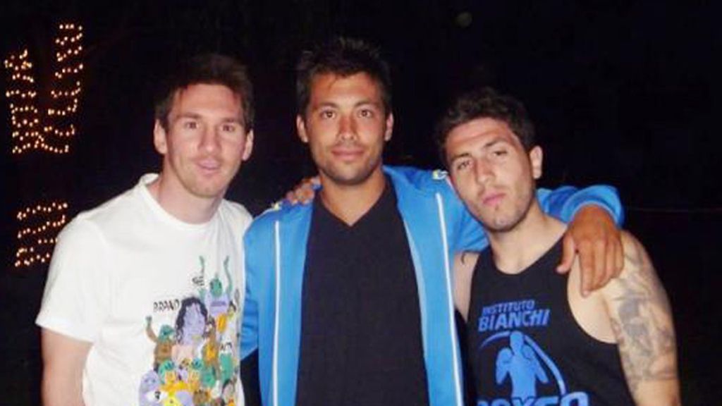 Messi ayuda a su sobrina Valentina a hacerse las uñas