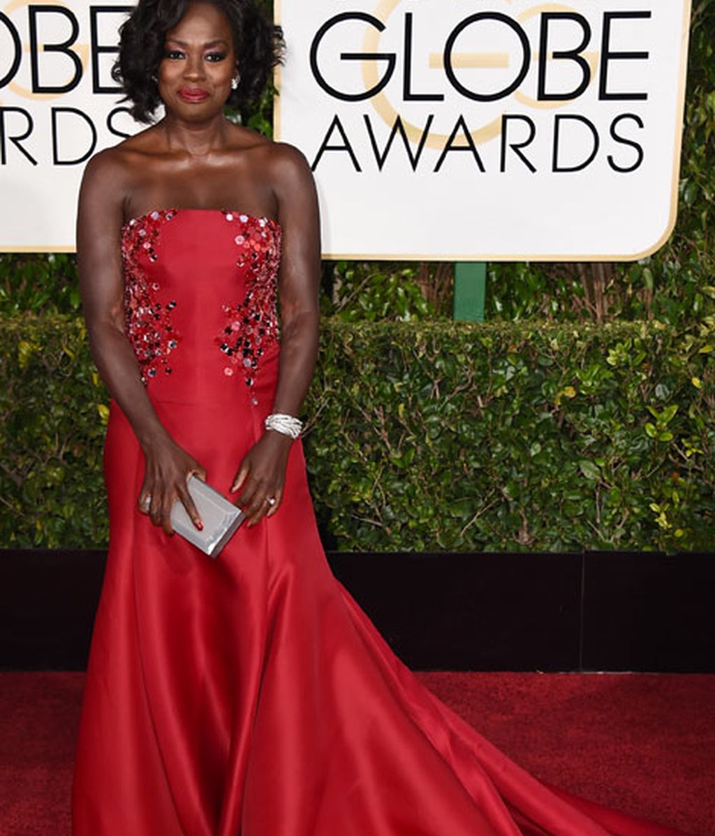 Las actrices arriesgan poco en la alfombra roja de los Globos de Oro