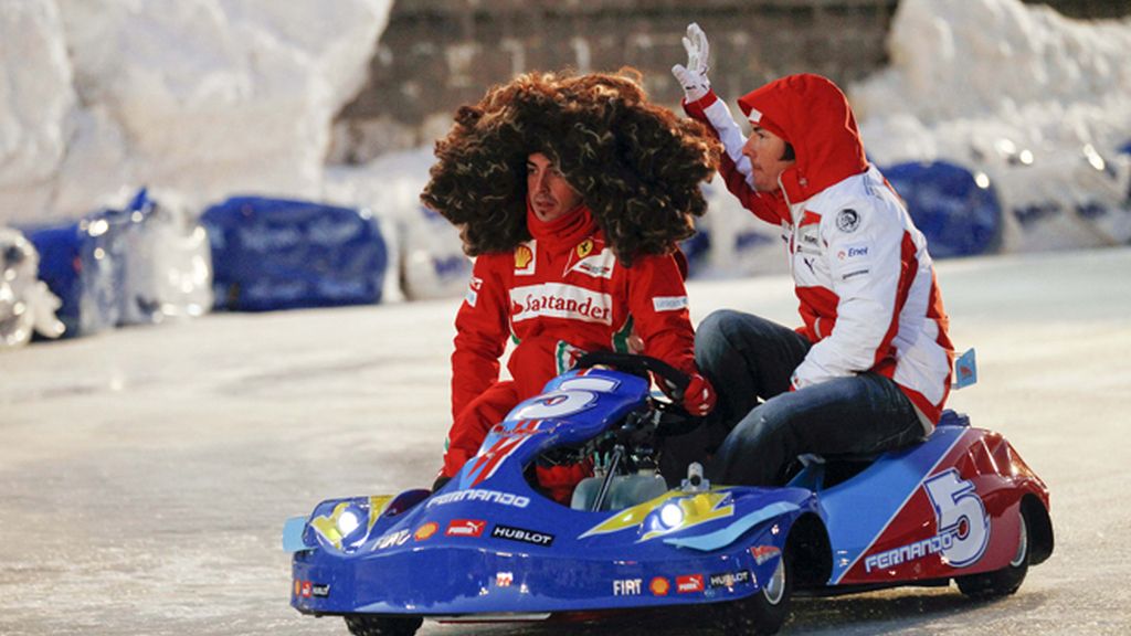 Fernando Alonso, melena al viento para recordar a Simoncelli