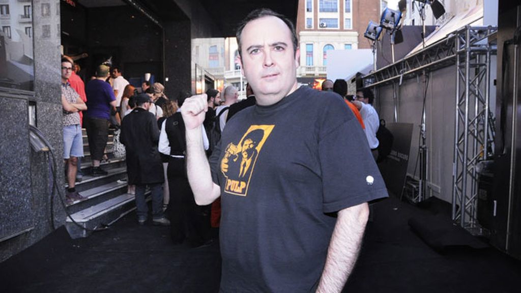 El actor Carlos Areces, sorprendido con los fans que se disfrazaron para el estreno