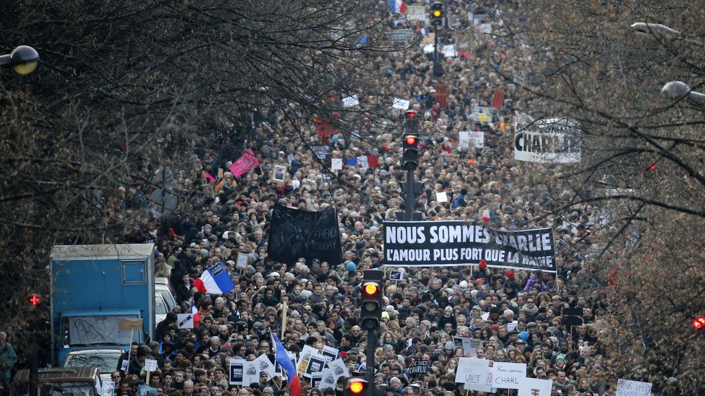 Histórica marcha por la paz en la capital francesa
