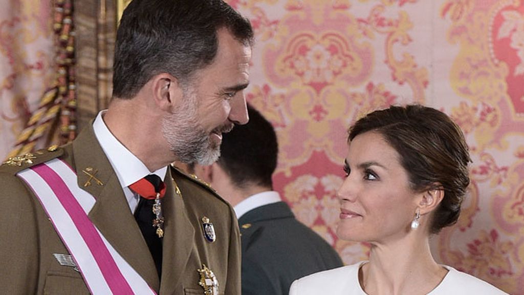 La elegancia de la reina Letizia durante el Día de las Fuerzas Armadas