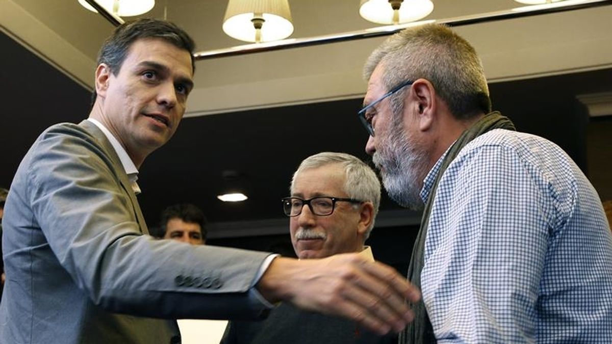 El líder del PSOE con los secretarios generales de UGT y CCOO