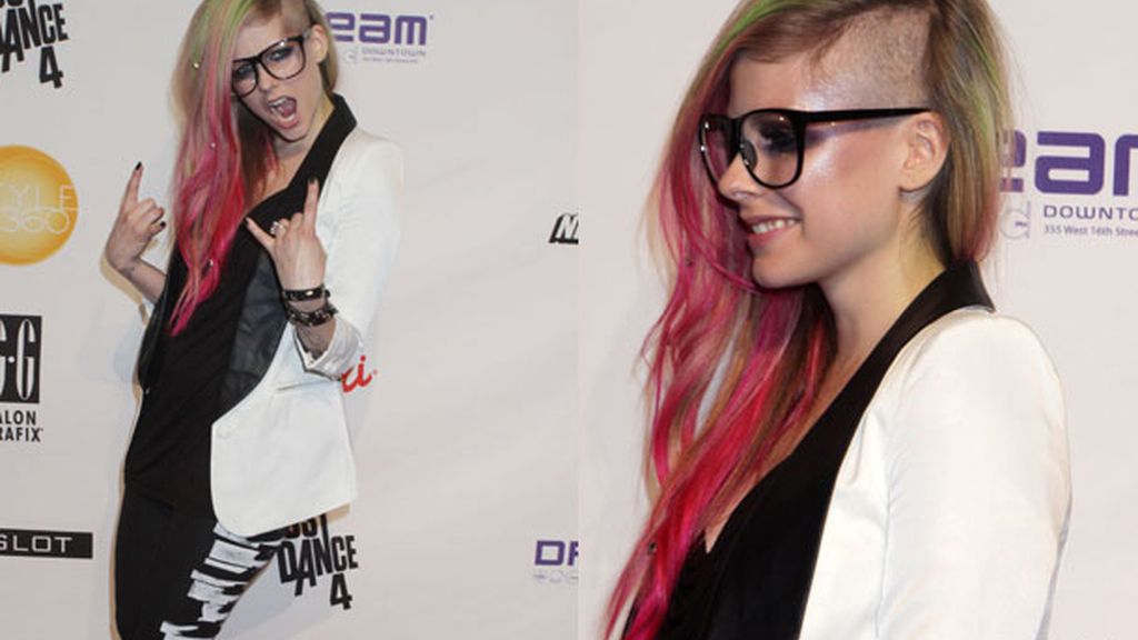 El toque punk-mohicano de Avril Lavigne en el desfile de Abbey Dawn