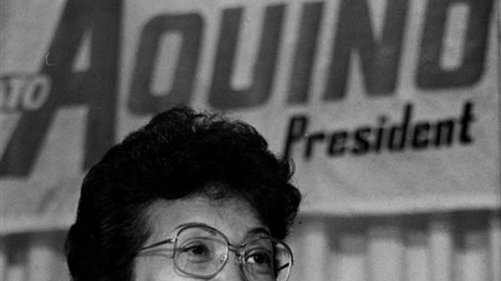 Corazón Aquino gana las elecciones
