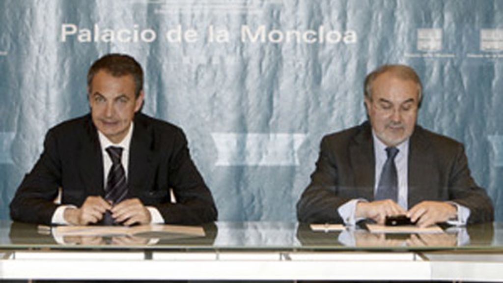 Zapatero pide "máxima cooperación"