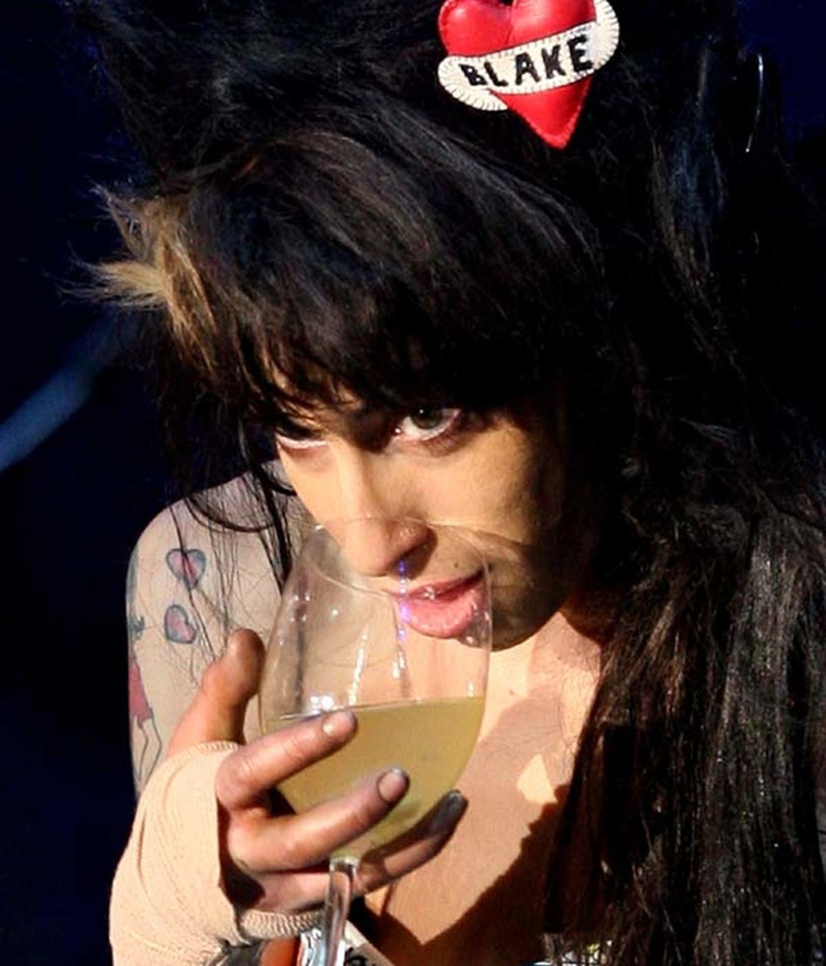 Amy Winehouse permanece ingresada en un hospital de Londres. Vídeo: Atlas