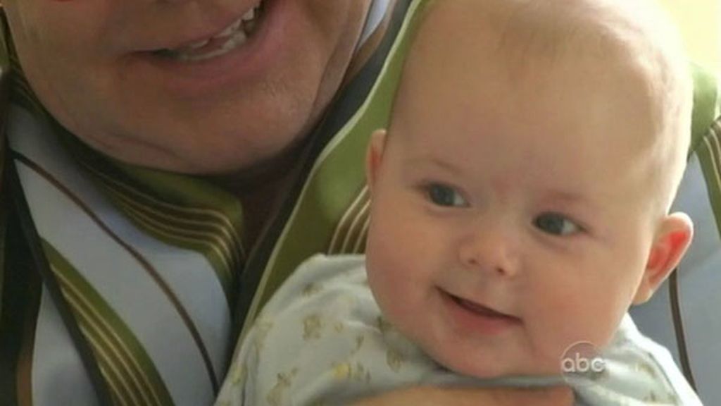 Primera aparición en televisión del bebé de Elton John