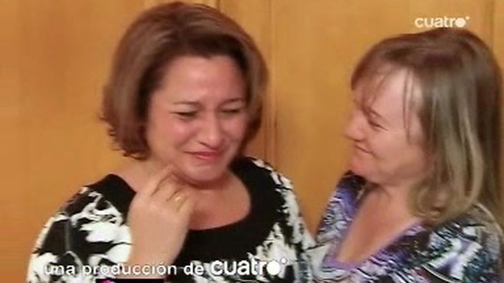 Isabel no puede contener las lágrimas