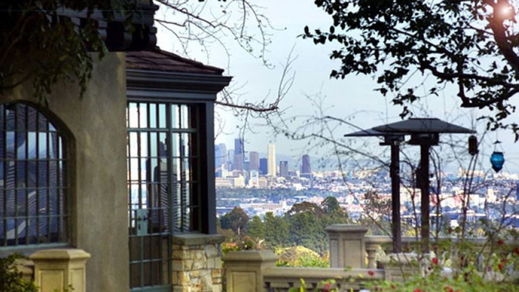 Sandra Bullock se compra una mansión con gimnasio, pista de tenis, piscina y minicine