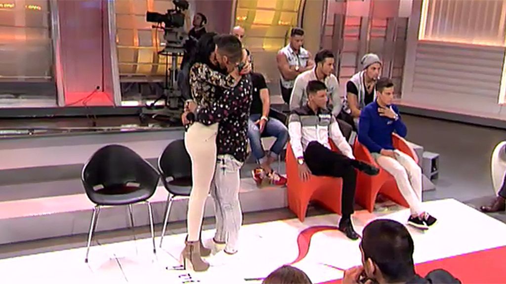 Ángel, a Aura: "quiero compartir mi vida contigo"