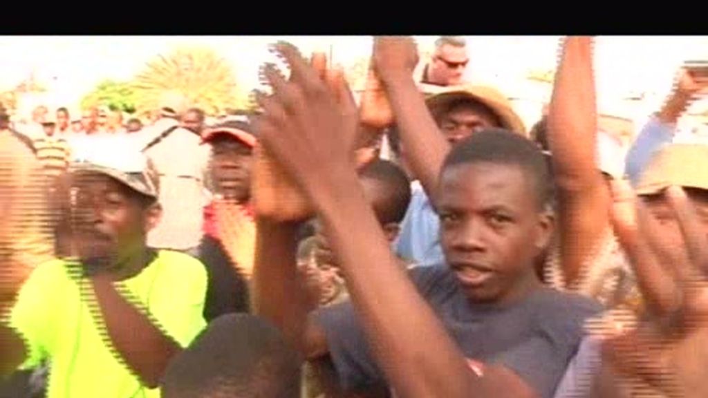 Tiembla Haití. Los haitianos se vuelcan con Obama