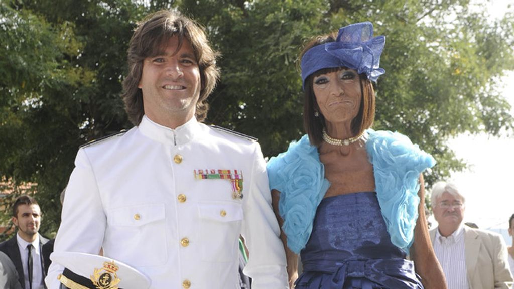 El 'capitán 'Toño Sanchís llegó con su madre al altar
