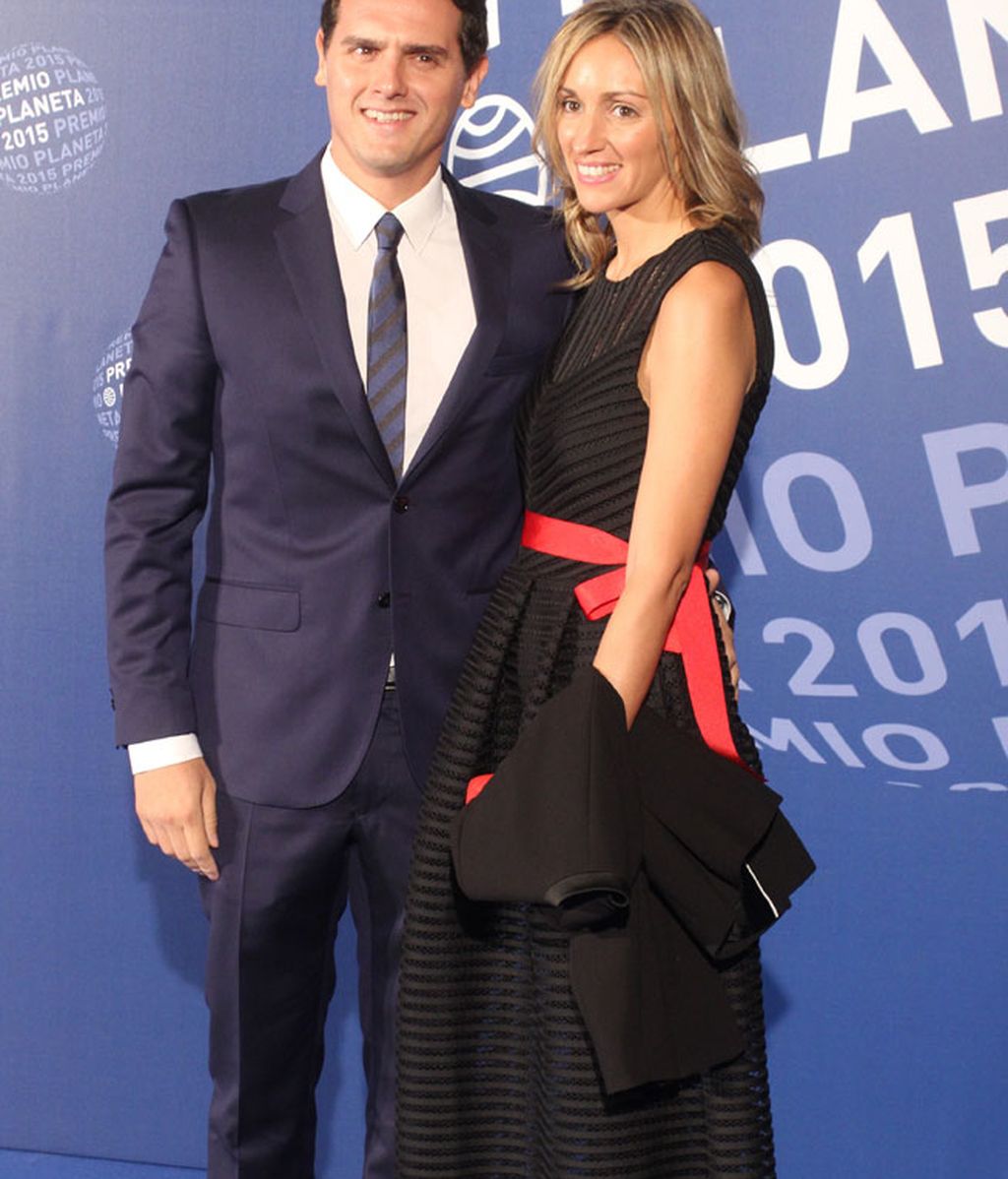 El líder de Ciudadanos, Albert Rivera, junto a su novia Beatriz