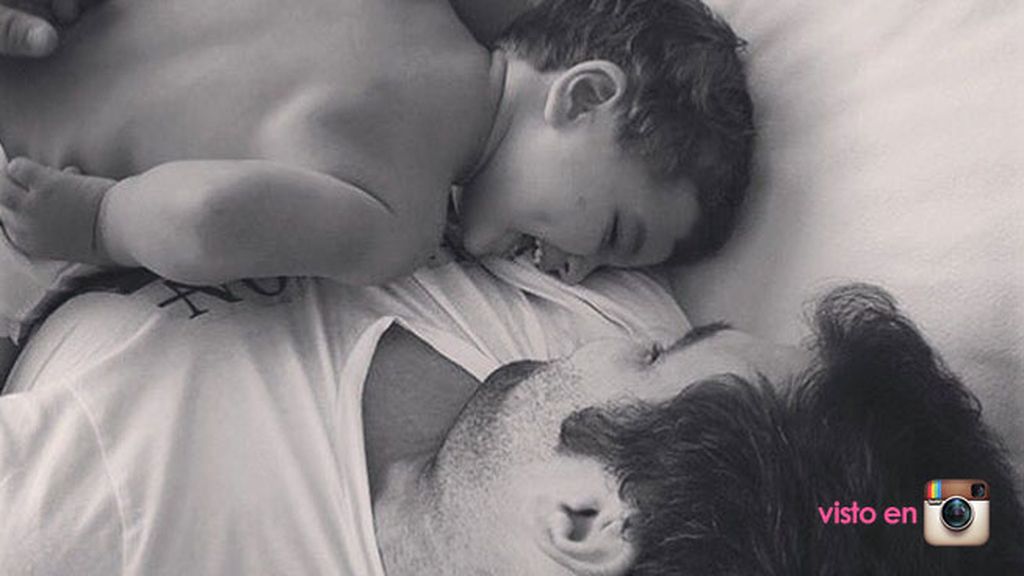 "Hace 4 años que solo pienso en ti, que me enseñaste lo que es amar de verdad"