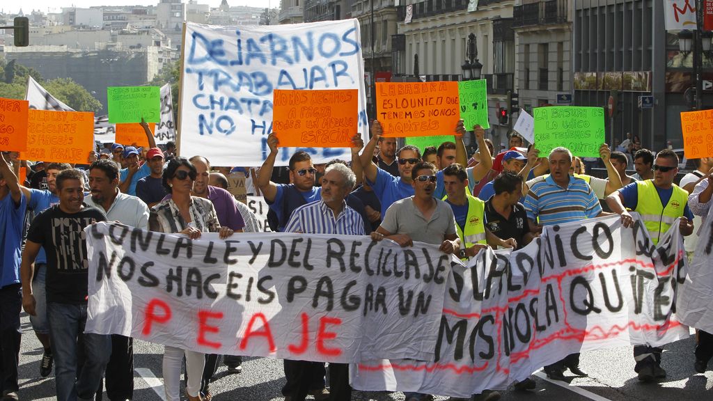 Los chatarreros se manifiestan por primera vez en España