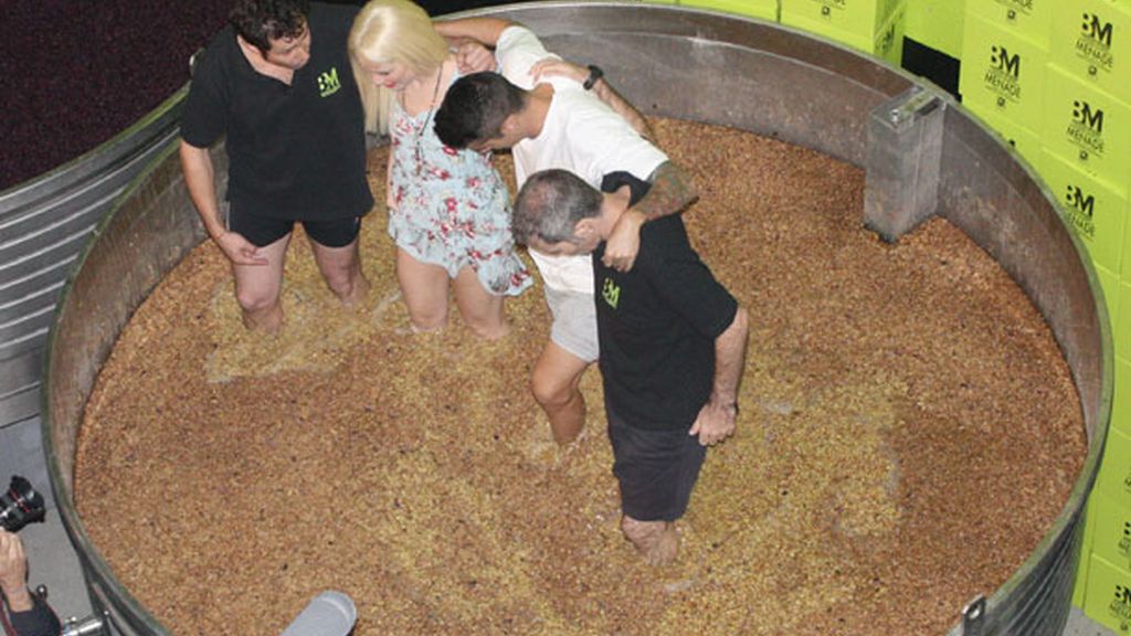 Durante la pisada solidaria, los cantantes se lo pasaron de lujo