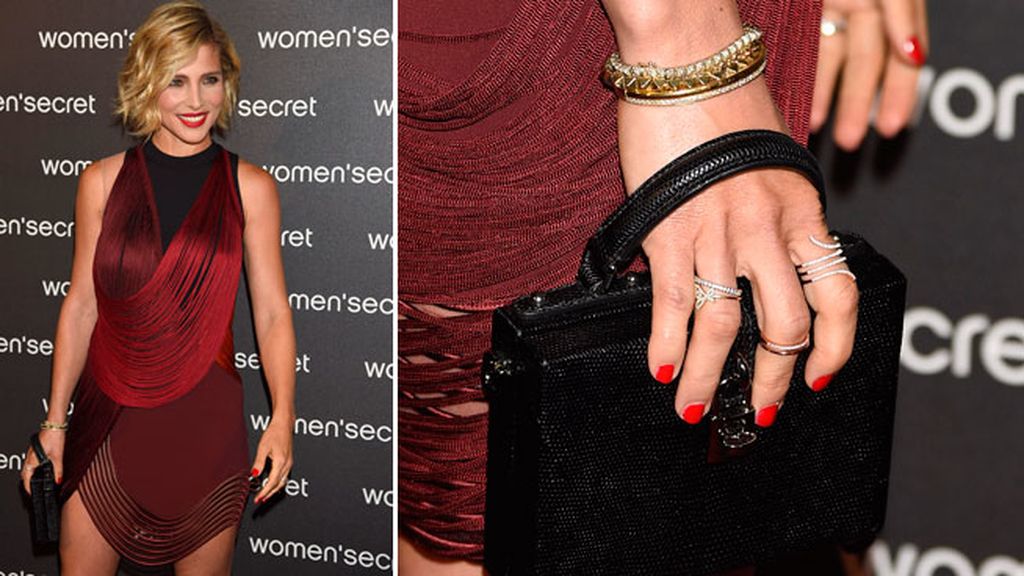 Flecos rojos y stilettos negros: Elsa Pataky, toda una 'Dark Seduction' en Madrid