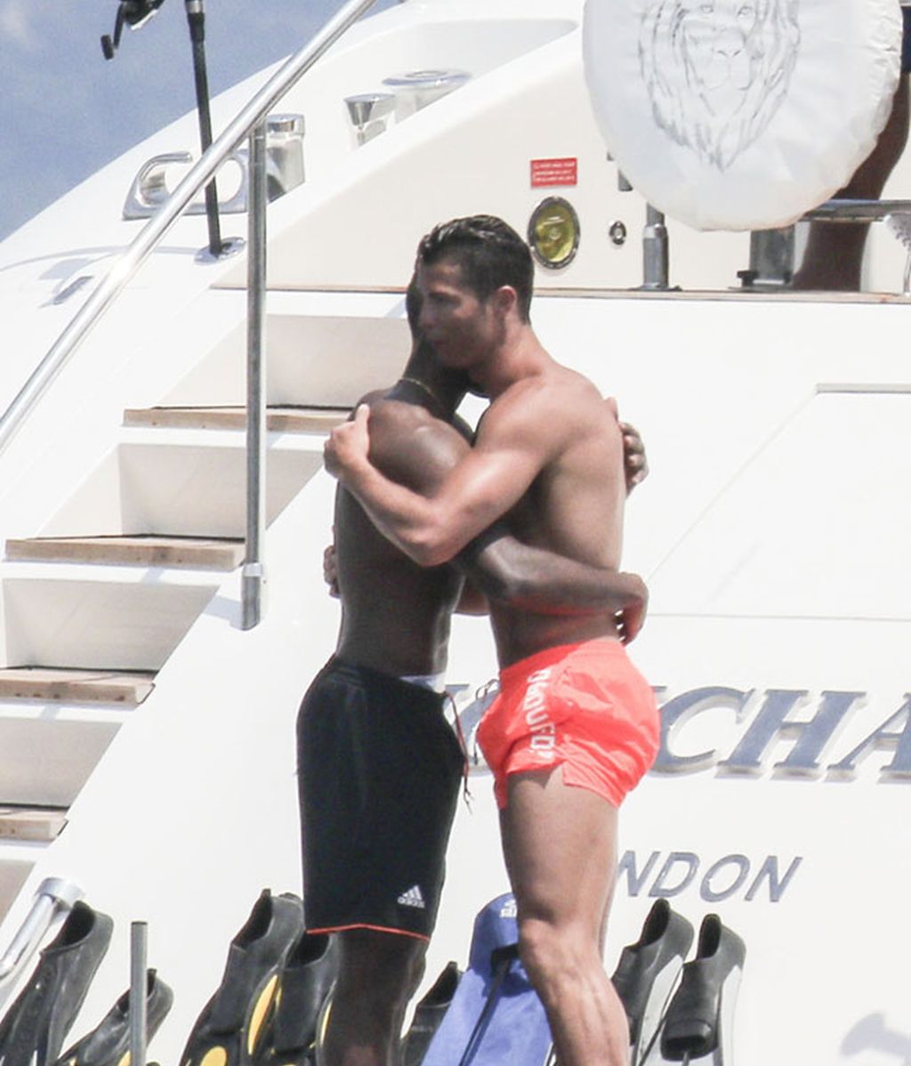 Cristiano Ronaldo se divierte con sus amigos en Saint Tropez