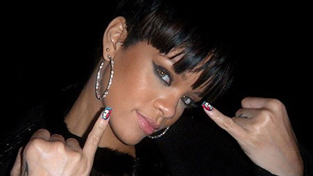 rihanna manicure obama