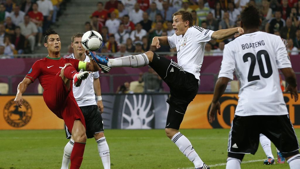 M. Gómez gana la partida a C. Ronaldo