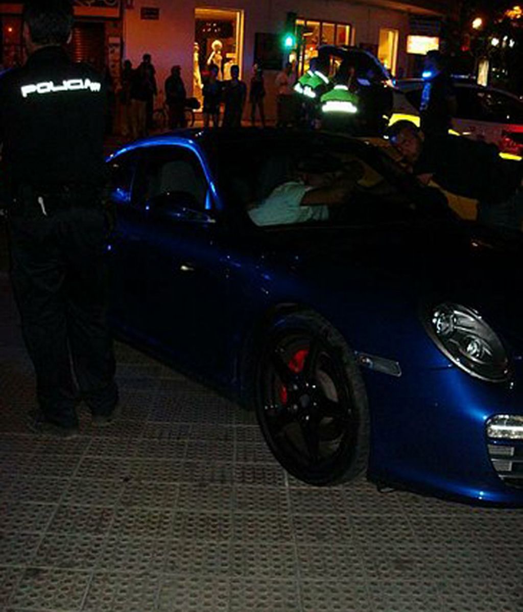 Benzema vuelve a liarla en Porsche