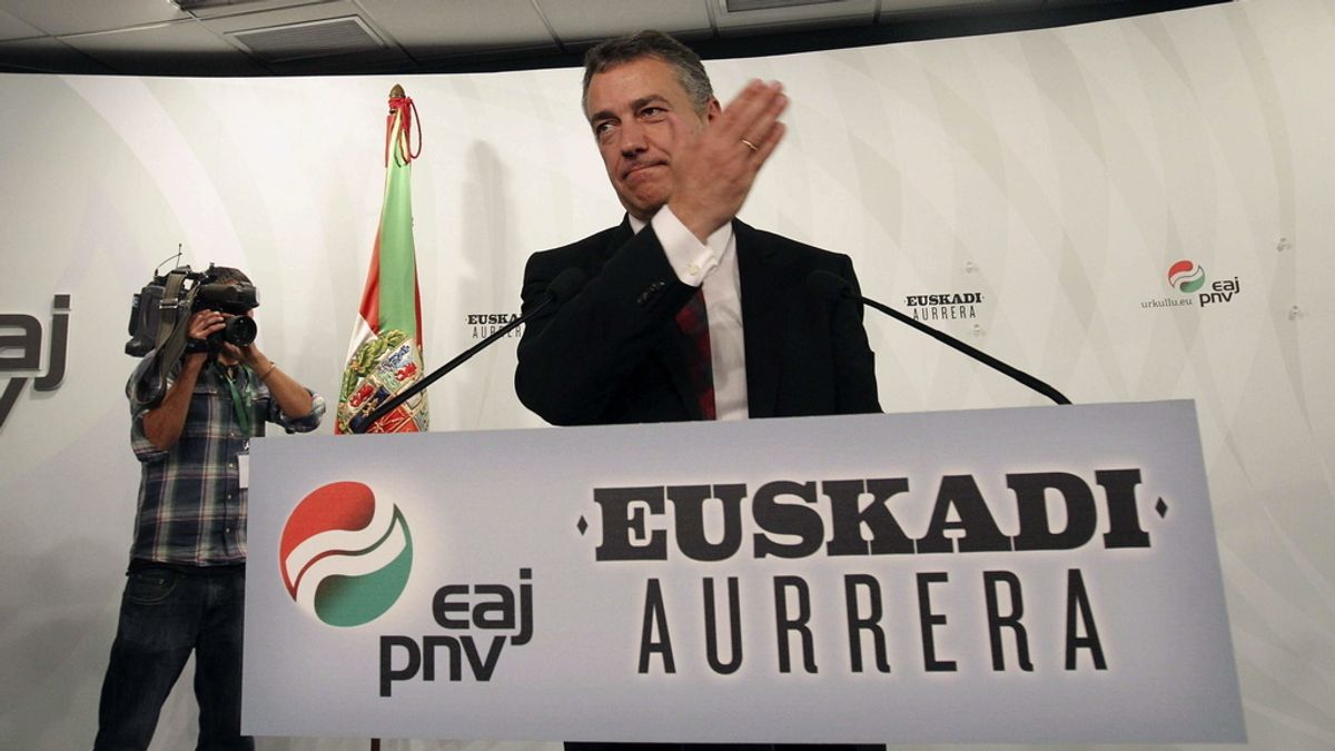 El candidato a lehendakari por el PNV, Iñigo Urkullu, durante su comparecencia en Bilbao