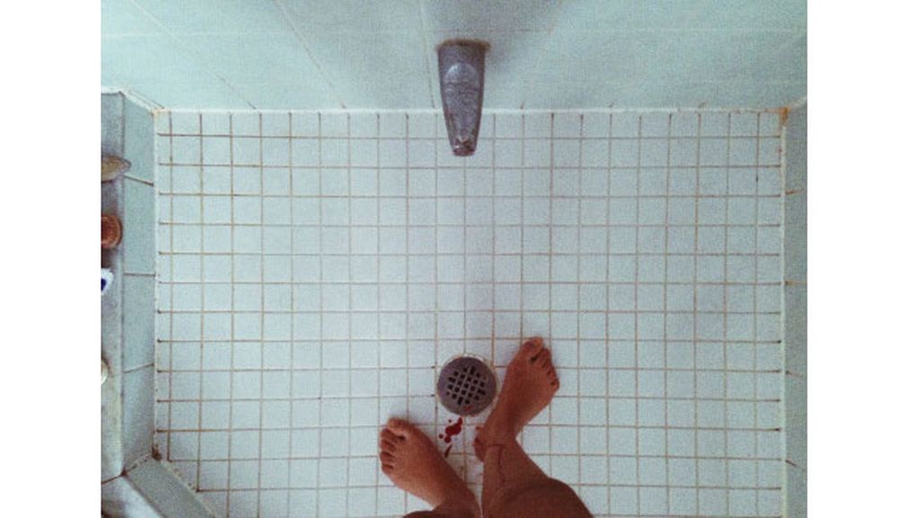 Rupi Kaur recoge en 'Period' escenas cotidianas de una mujer con la regla