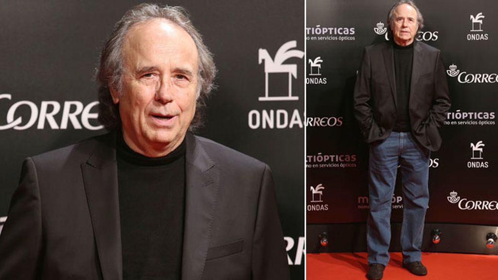 Una de las actuaciones musicales fue de Joan Manuel Serrat