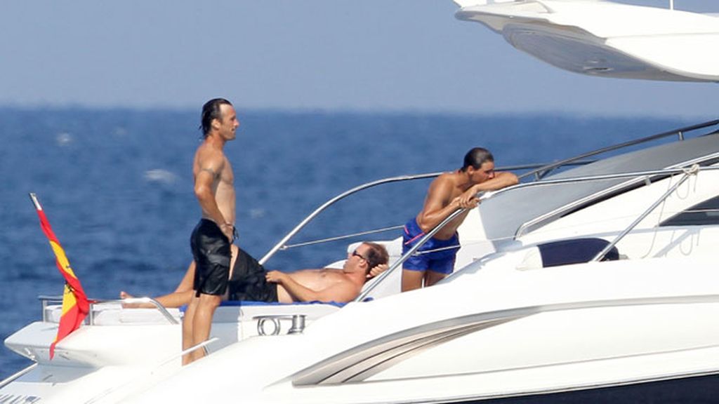 Nadal y Moyá se divierten en Marbella subidos al yate