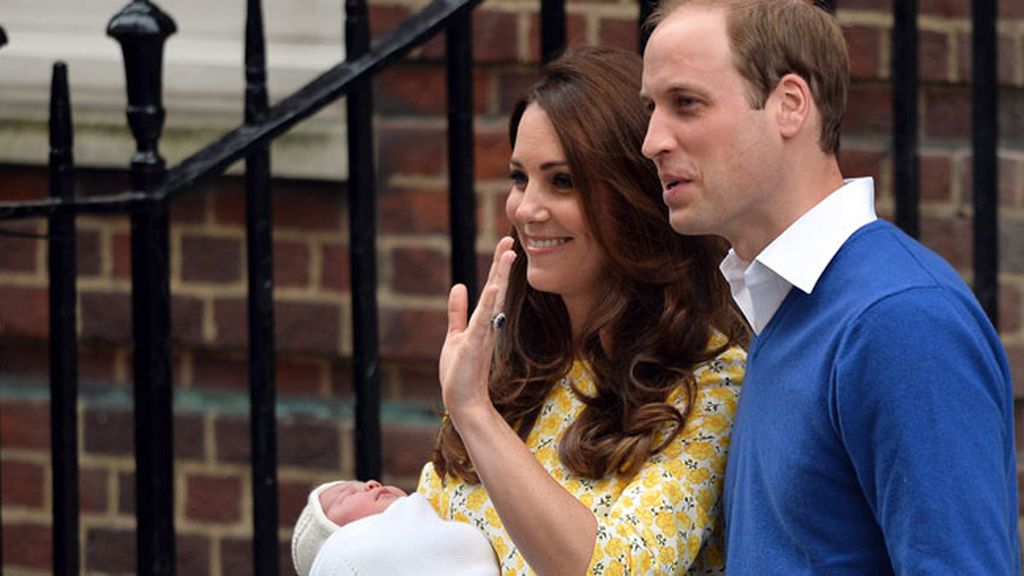 Los duques de Cambridge presentan a su primera hija