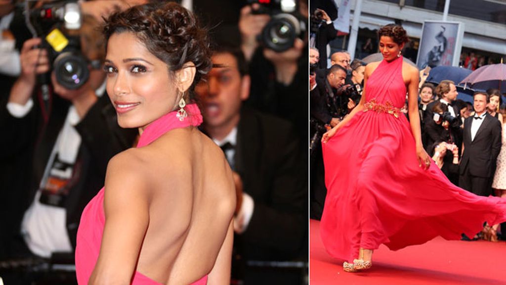 Freida Pinto eligió un vestido vaporoso en rosa fuscia