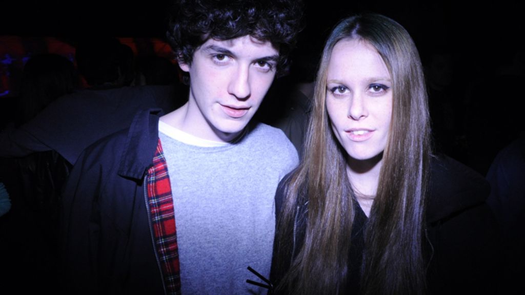 En el cumple de Javier Calvo, con Úrsula Corberó y sus amigos