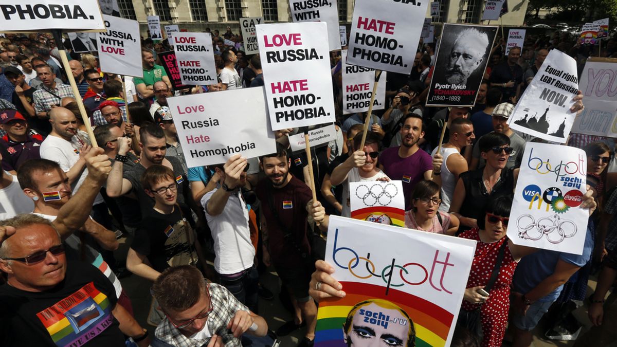 Manifestación en Londres contra la ley rusa sobre propaganda homosexual