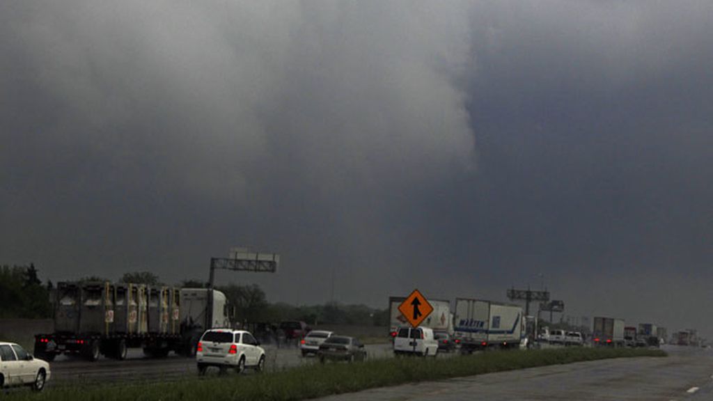 Alerta en EEUU por los devastadores tornados