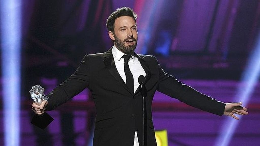 Ben Affleck recoge el premio a la Mejor Película por 'Argo'
