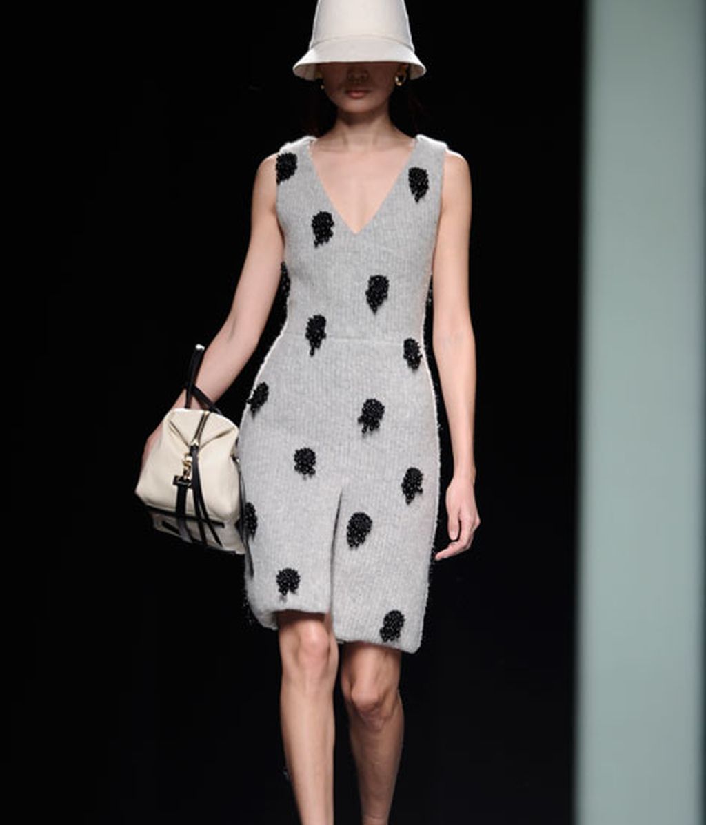 Moisés Nieto: geometría monocromática