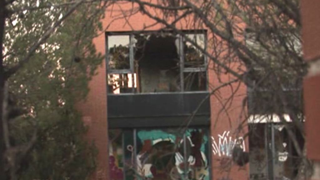 La 'casa de los leones', reventada