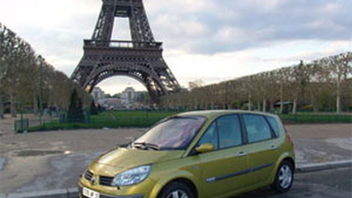 Renault prevé comercializar a mediados de este año dos modelos en versión eléctrica