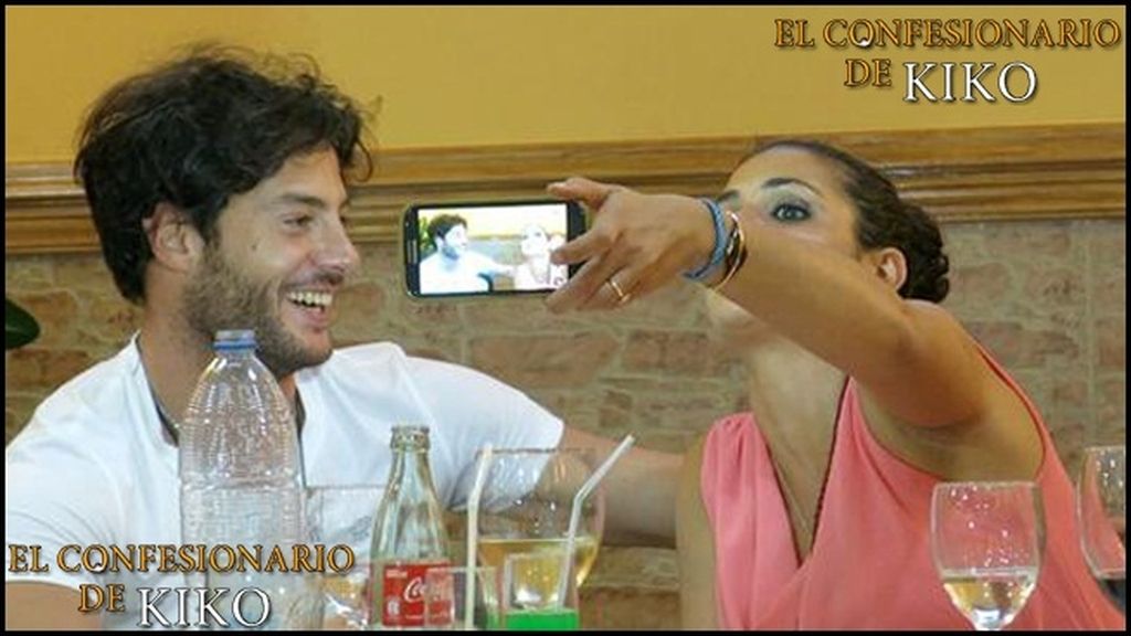 Noemi y Aless, muy cariñosos en un bolo en Valencia