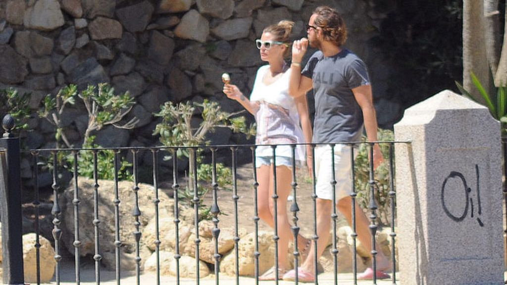 Amaia Salamanca y Rosauro Varo, primeras vacaciones con Olivia en Marbella