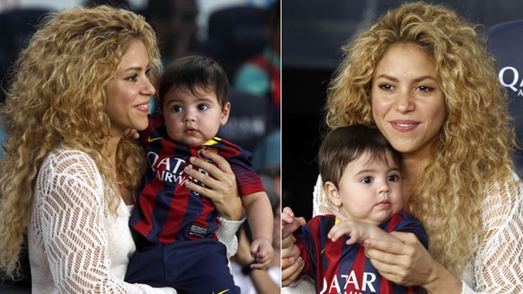 Shakira y Milán viendo jugar a Piqué