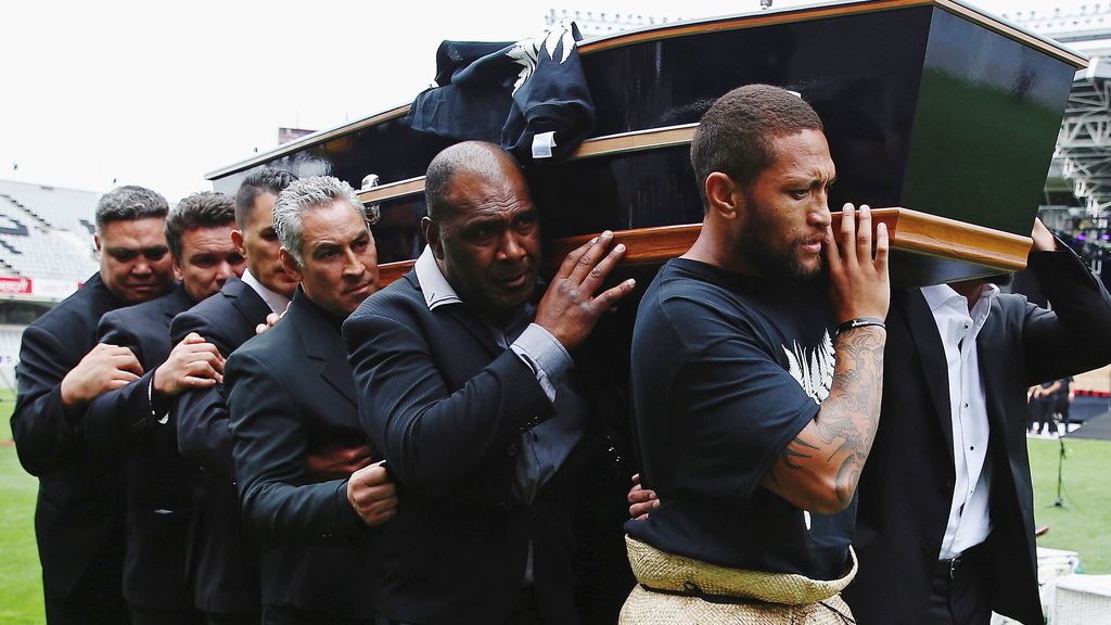 'Haka', camiseta negra y lágrimas: la espectacular despedida a Jonah Lomu