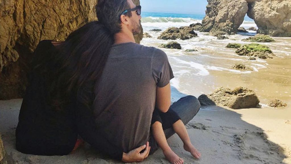 Está pasando estos días en Los Ángeles junto a su marido y su hijo Leo