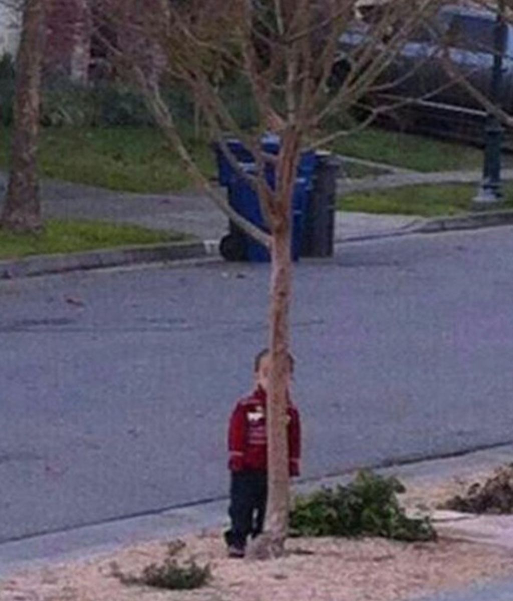 Niños que no saben esconderse