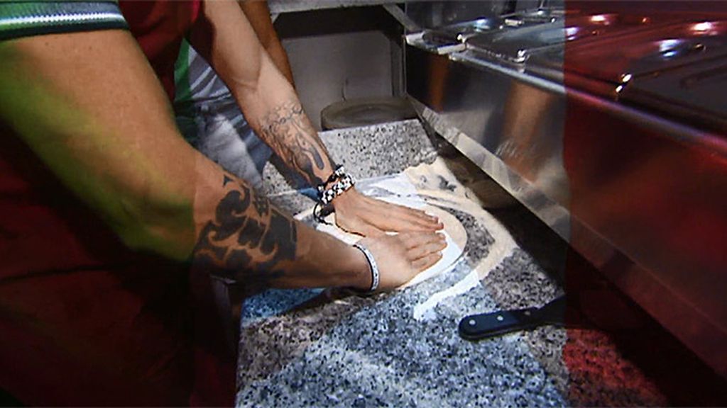 Labrador y Thais, con las manos en la masa